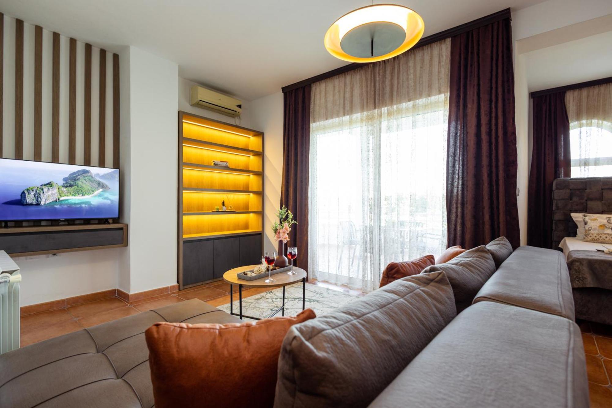 Apartments Gucci Ulcinj Bagian luar foto