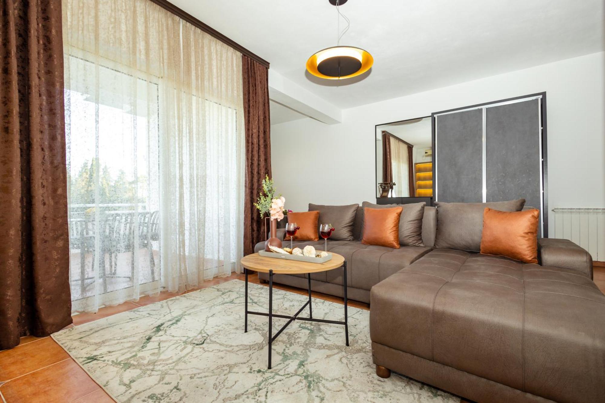 Apartments Gucci Ulcinj Ruang foto