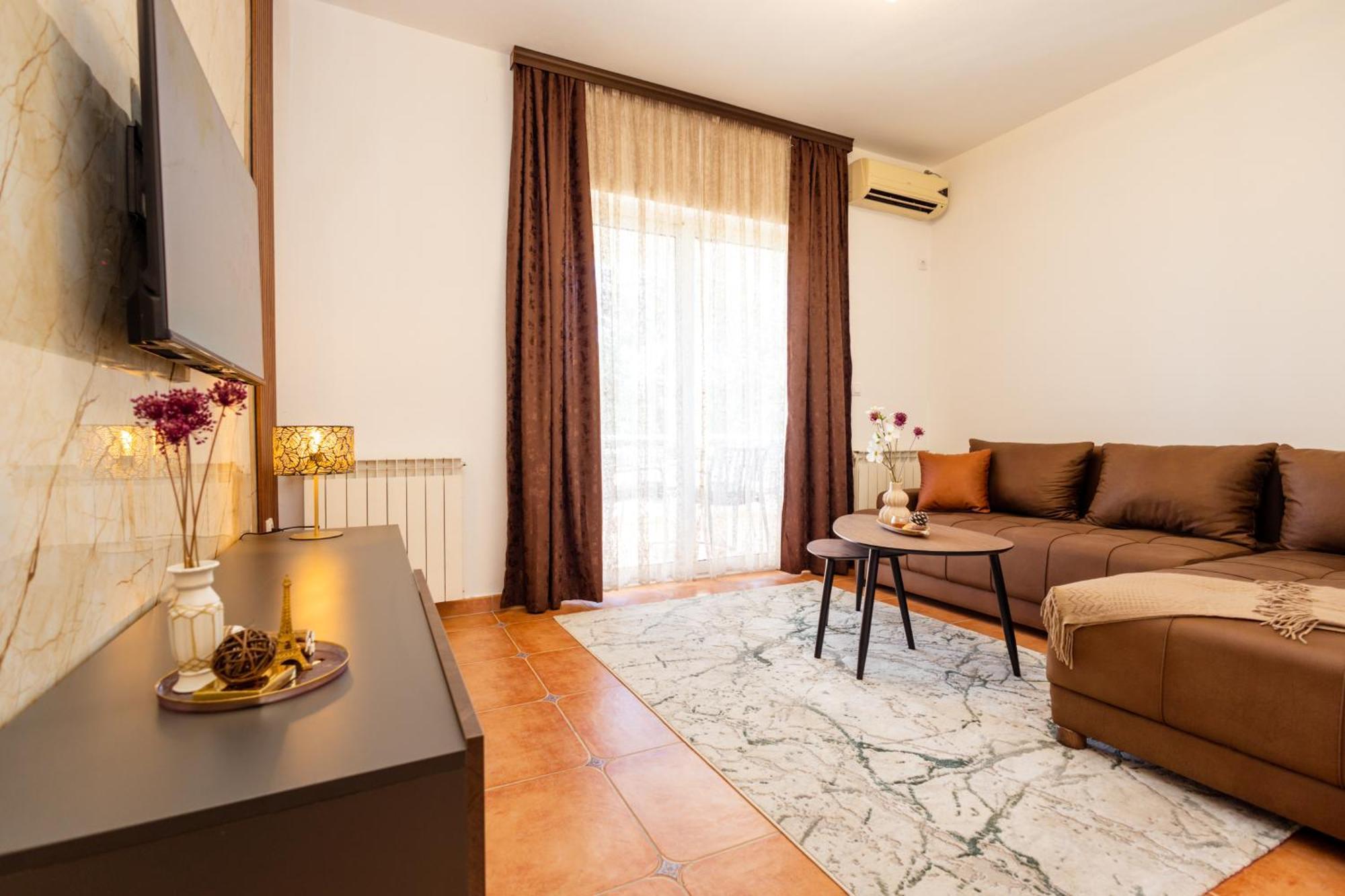 Apartments Gucci Ulcinj Ruang foto